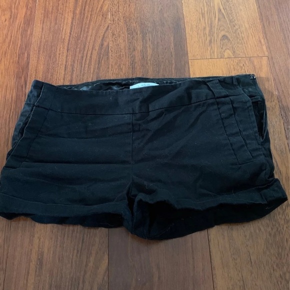 Shorts - Picture 1 of 3